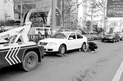 上海交警違停處理新舉措 先拖移后通知，提升執(zhí)法效率與道路暢通